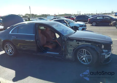 2021 Mercedes-Benz S 580 4Matic z USA, uszkodzony, nr VIN W1K6G7GB3MA056784